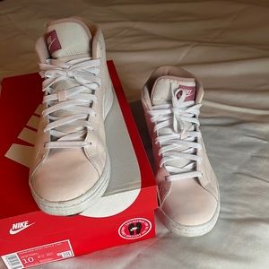 Nike court royale 2 mid size 10